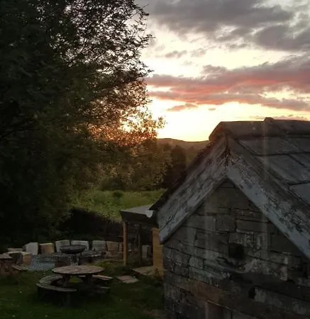Gerendaház River Deep Mountain High Bunkhouse & Tiny House Chalet Lowick Green
