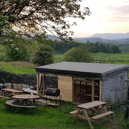 River Deep Mountain High Bunkhouse & Tiny House Chalet